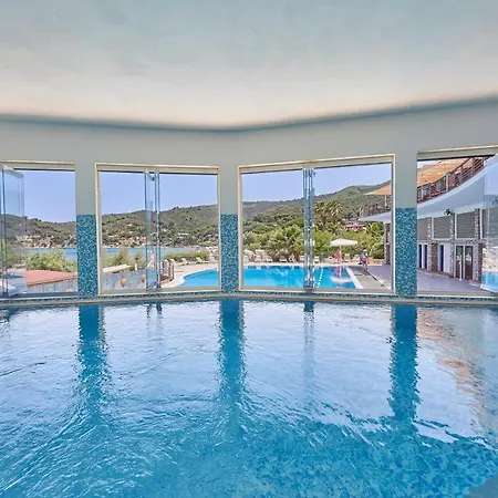 Hermitage Ξενοδοχείο 5*